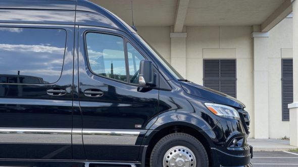 augusta 12 passenger sprinter van